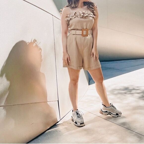 Beige romper A37  - Picture 2 of 6